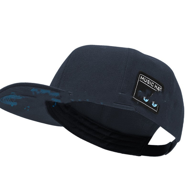 Gorra de béisbol con auriculares y música hip-hop callejera europea